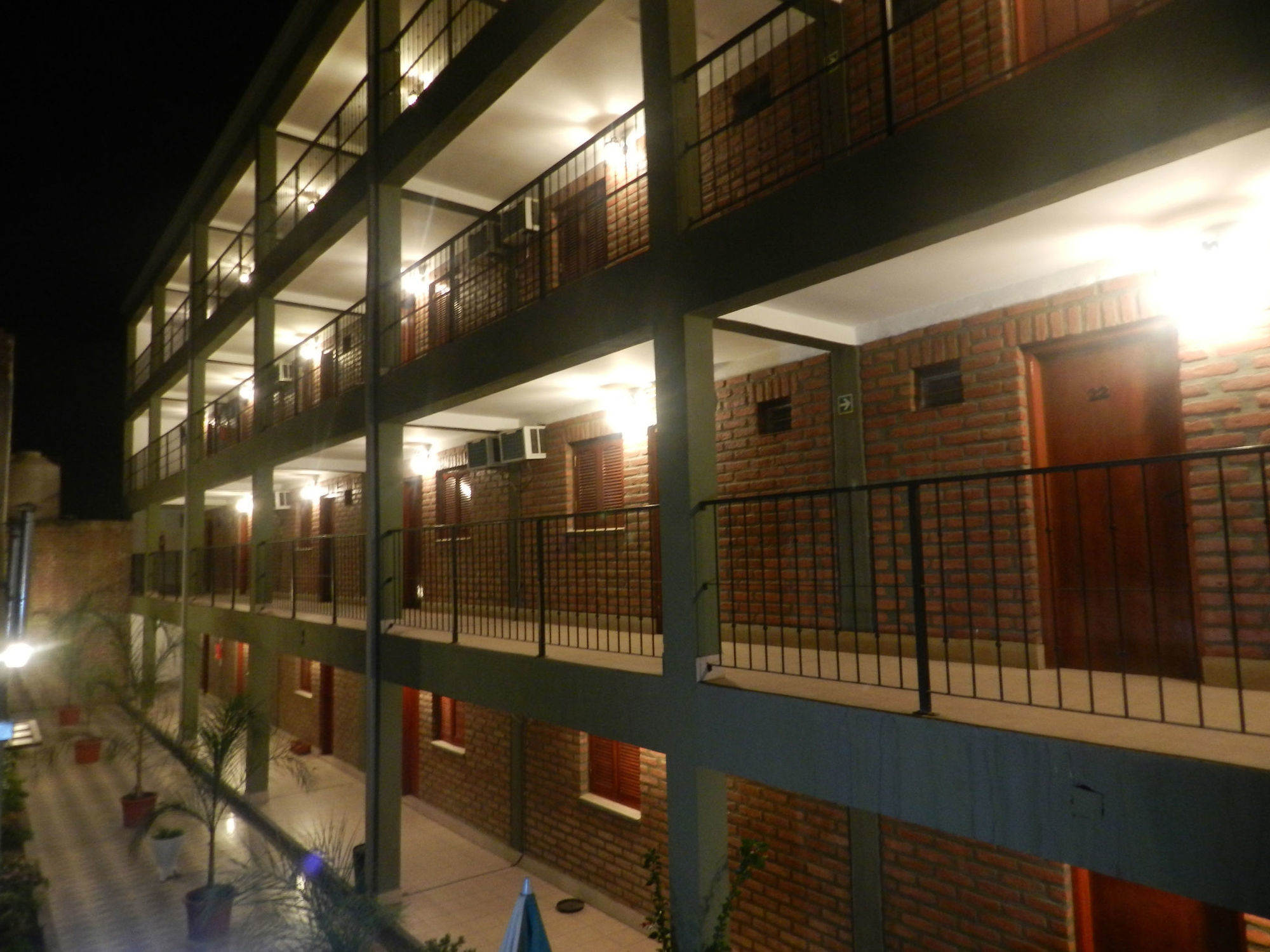 Hotel Buenos Aires Сальта Экстерьер фото