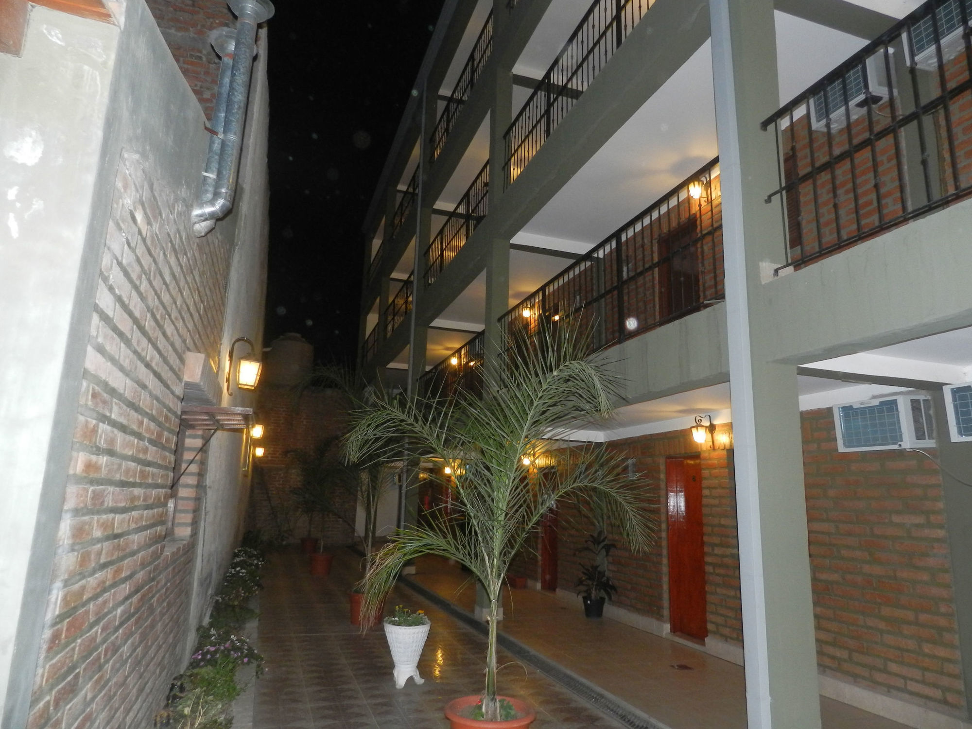 Hotel Buenos Aires Сальта Экстерьер фото